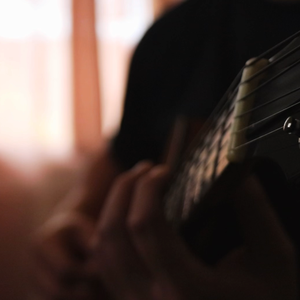 美女换衣裸体❌扒开腿视频
