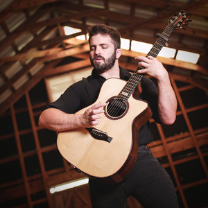 美女换衣裸体❌扒开腿视频
